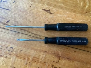 Lot of 2 Vintage SNAP-ON Screwdrivers SSDE42B And SSDEP30B - Picture 1 of 2