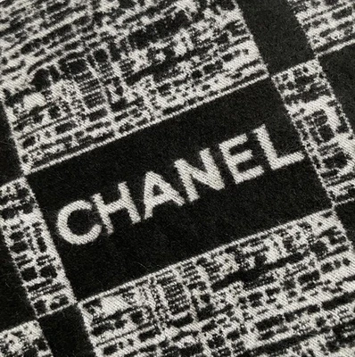 Mantón bufanda blanco y negro NewChanel CC  Foto 1 de 4