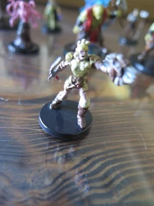 DUNGEONS & DRAGONS MINIATURES EBERRON RISING FROM LAST WAR 9 KARRNATHI ZOMBIE UC - Picture 1 of 2