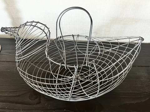 Vintage Primitive Chicken Hen Shaped Wire Mesh Egg Basket Farm House Decor Cover