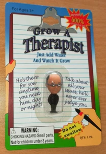 GROW A THERAPEUT EXPANDIERT 600 % GAG GESCHENK SPIELZEUG NEU IN VERSIEGELTER VERPACKUNG ~ ER WIRD NICHT URTEILEN! - Bild 1 von 3