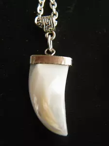 HORN Halskette Perlmutt BREITER Zahn Charm Schale 22" versilberte Kette NEU - Bild 1 von 6