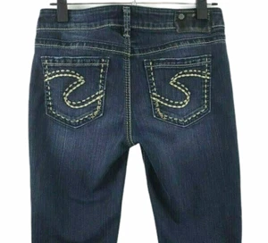 Pantalones de mezclilla Aiko plateados para mujer talla 27 desgastados lavado oscuro tiro bajo corte bootcut ajustado - Imagen 1 de 8