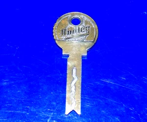 Vintage Brass Dudley Vending or Slot Machine Key #JY1514 - Bild 1 von 2