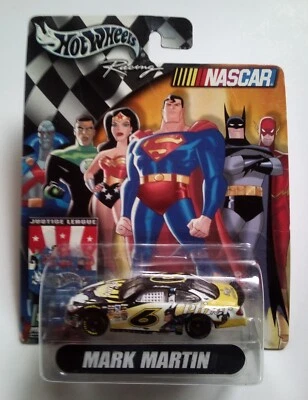 Coche diecast Mark Martin Batman Liga de la Justicia Nascar 2004 Hot Wheels Foto 1 de 4