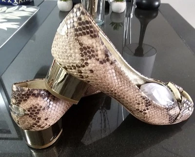 Zapatos de tacón grueso dorado piel de serpiente de diseñador Jimmy Choo.  Talla 39 Foto 1 de 4