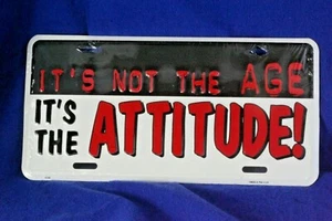 Non è l'età è l'atteggiamento targa in metallo 6" x 12". Nuovo e sigillato. - Foto 1 di 3