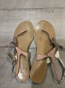 Audrey Brooke pink flip flops with alligator 8 - Picture 1 of 4