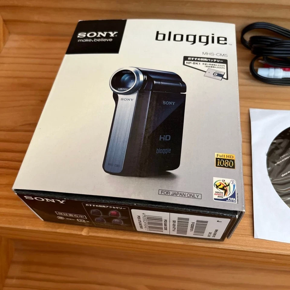 Sony MHS-CM5 Violet Bloggie HD Digital Camcorder 5x Optical Zoom w/Box - Image 1 of 4