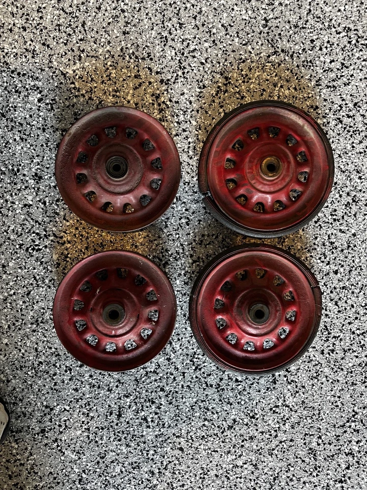 Antiguo coche de pedales de juguete de colección rueda de vagón rojo 10x1,75 5/8" estilo buje CARTÓN Foto 1 de 1