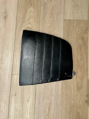 Внутренняя четверть панели кабриолета Porsche 356 черная искусственная кожа правая сторона - Изображение 1 из 4