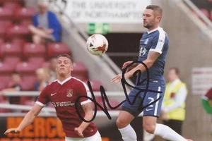 SOUTHEND: JOHN WHITE SIGNED 6x4 ACTION PHOTO+COA - Picture 1 of 1