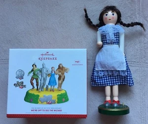 Hallmark Magic Singing Decoration - 2013 We're Off To See The Wizard - #QFM3922 - Picture 1 of 12