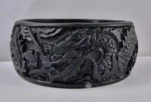 Brazalete Antiguo Cinnabar Negro Dragón Tallado Chino 1 3/8" RARO - Imagen 1 de 5