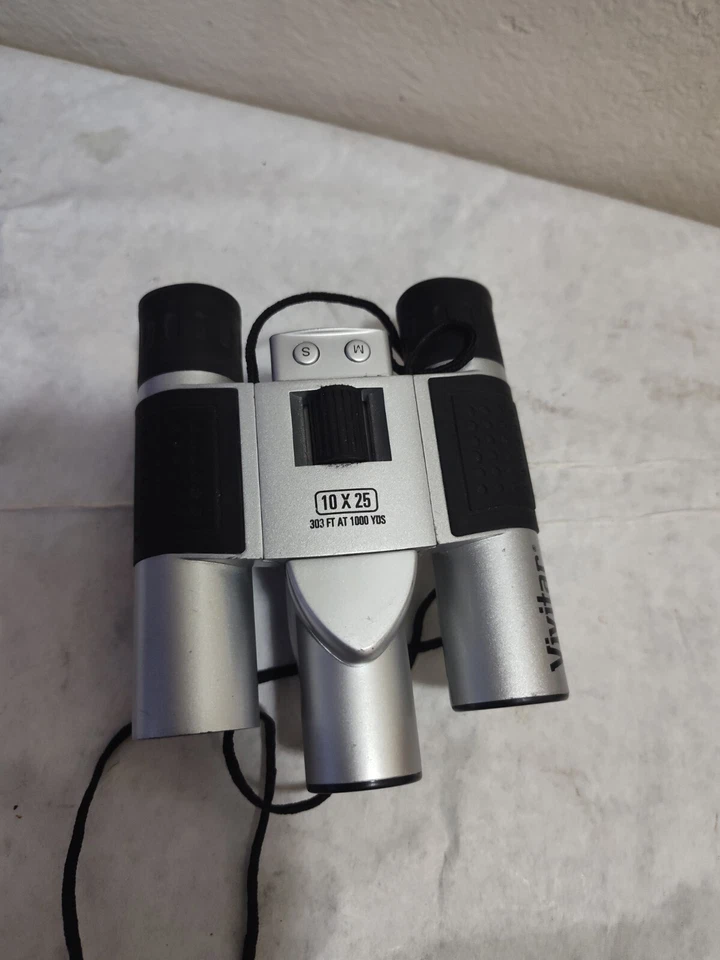 Vivitar Digital 10 x 25 Camera Binocular 303 Ft at 1000 Yds - Image 1 of 4
