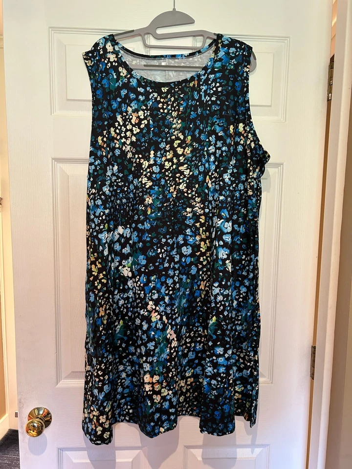 Women's Beautiful Sleeveless Sundress - 3XL - NEW - Image 1 of 1