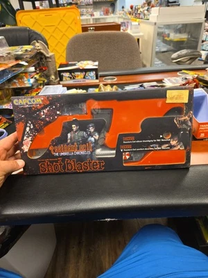 Nintendo Wii Resident Evil The Umbrella Chronicles Gun With Box And Game - Image 1 of 4