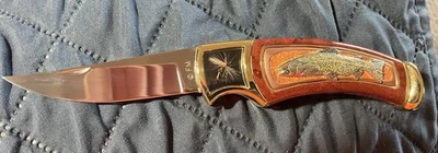 Cuchillo Franklin Mint con pez trucha atado a mano mosca y estuche coleccionable Foto 1 de 4