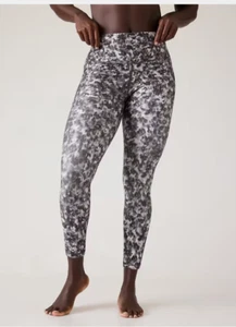Athleta Salutation Stash Pocket LEGGINGS 7 8 Small Petite Floral Black  - Picture 1 of 5