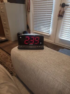 Sharp SPC1225 Night Light Alarm Clock with Jumbo Red LED Display - Working! - Picture 1 of 4