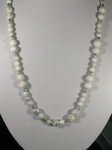 20" Howlite Bead Necklace - Picture 1 of 2