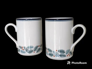 Dansk Bistro CHRISTMAS Mugs Pine Branches Berries 10oz Japan Set of 2 - Picture 1 of 2