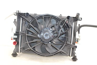 2007-2010 Saturn Sky 2.4l M/T radiador/ventilador/condensador conjunto fabricante de equipamento original IZ10 - Imagem 1 de 4