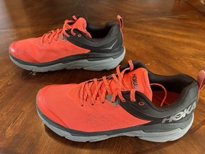 Scarpa da corsa Hoka One One Challenger ATR 6 uomo taglia 11 sneaker rosso nero grigio - Foto 1 di 22