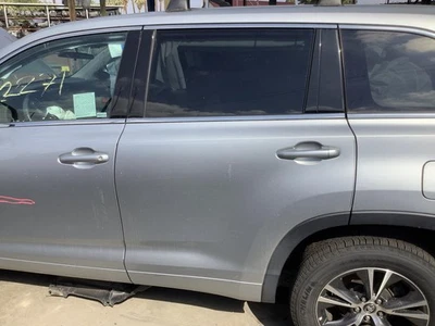 Conjunto de puerta trasera izquierda usado lado trasero se adapta a: Toyota Highlander 2018 sin automático Foto 1 de 4