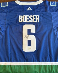 Brock Boeser Autogramm signed Trikot Vancouver Canucks Beckett COA - Bild 1 von 6
