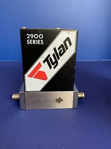 Tylan 2900 MFC Mass Flow Controller 50 SCCM, HCL, 1/4" MVCR, Used - Picture 1 of 3