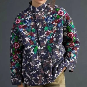 Anthropologie Vilagallo bestickte Tarnjacke mit Sherpa-Futter Größe M neu mit Etikett - Bild 1 von 13