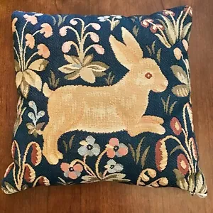 Cojín de jacquard tapiz de conejo estilo medieval - Imagen 1 de 4