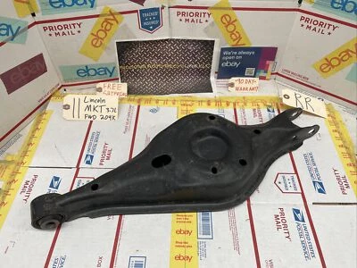 Brazo de control inferior trasero derecho Lincoln MKT 2010-2019 3,7 L Foto 1 de 3