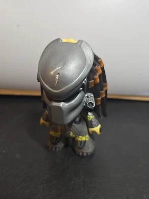 Predator Titans Vinyl Figure AVP 2015 Loot Crate exclusive Alien vs. Predator - Image 1 of 4