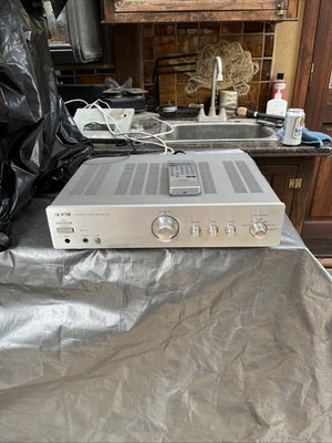 TEAC Esoteric A-1D MOSFET integrato e 75W x2 con telecomando 115V - Immagine 1 di 4