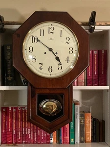 HOWARD MILLER SCHULHAUS 8 TAGE UHR, MODELL 612-435 - Bild 1 von 7