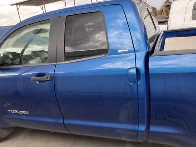 Conjunto de puerta trasera izquierda usado lado trasero se adapta a: Toyota Tundra 2016 cabina extendida 4D Foto 1 de 4