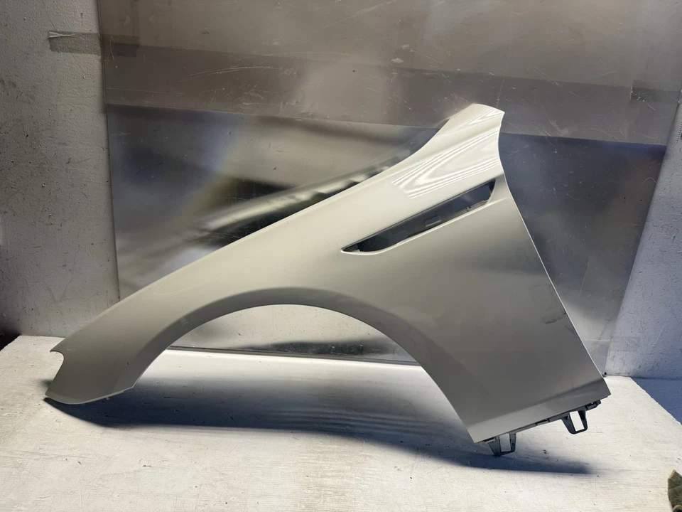 Guardabarros izquierdo del lado del conductor BMW 640i serie 6 2012 2013 2014 2017 2018 OEM  Foto 1 de 4