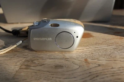 Sexy Olympus Digitalkamera All-Weather Mju Mini - Bild 1 von 4