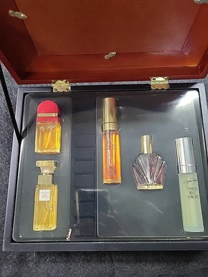 Elizabeth Arden Vintage Gift Box Set Women With Red Door And 5th Avenue Perfume - Image 1 of 4