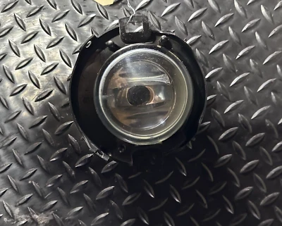 Nissan Frontier Drivers Side or Passenger Side Fog Light Assembly OEM 2009-2021 - Image 1 of 4