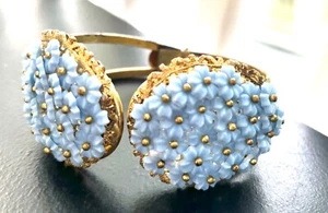 RARE VINTAGE EARLY MIRIAM HASKELL BLUE BEADED FLOWER CLAMPER BRACELET BANGLE ๐ - Picture 1 of 12