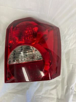 Lámpara de luz trasera lateral derecha pasajero Dodge Caliber 2008-2012 OEM 05160360AA Foto 1 de 4