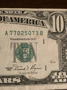 ￼💎1981Series💎$10 Bill, VF Condition, Serial Number 77025073 - Picture 1 of 6
