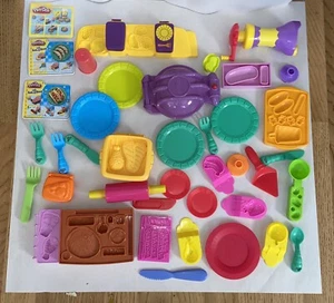 Lote de 36 JUGUETES PLAY-DOH Formas Cortadores Moldes Rodillo Waffle Maker Lote - Imagen 1 de 9