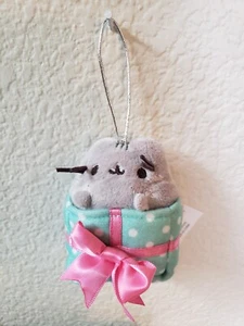 Pusheen in Gift Box Christmas Present Ornament Blind Box Cat Plush Stuffie Toy - Picture 1 of 2