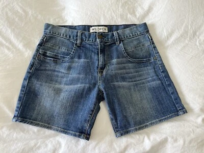 WILDFOX | Talla 26 | Pantalones cortos vaqueros tiro medio 6" entrepierna | Lavado medio Foto 1 de 4