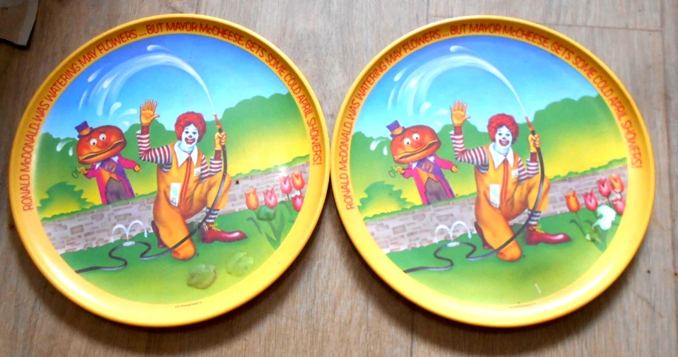 VINTAGE 2 X  RONALD McDONALD COLLECTORS McDONALDS MELAMINE PLATES 1977 - Image 1 of 3
