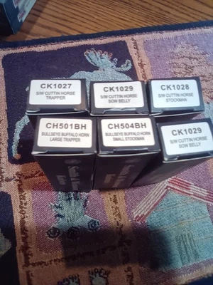 Smith & Wesson varios cuchillos diferentes  Foto 1 de 2